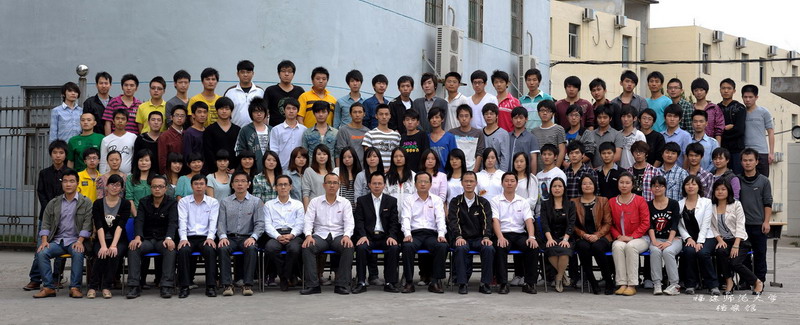 信息技术学院2012届WEB应用开发2班毕业生合影