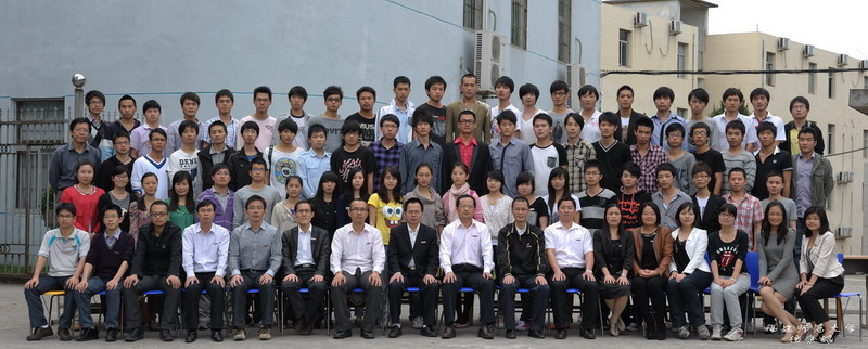 信息技术学院2012届可视化程序设计1班毕业生合影