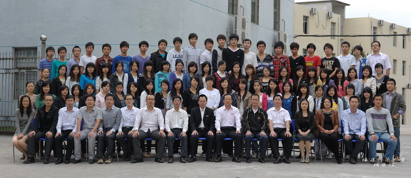 信息技术学院2012届物流管理（物流信息方向）（2班）毕业生合影