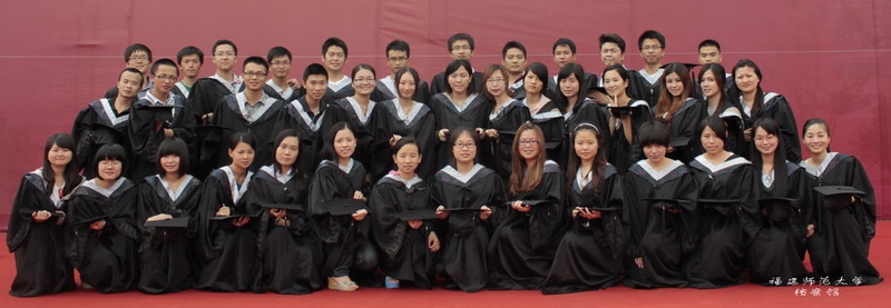化学与材料学院2012届环境科学毕业生合影