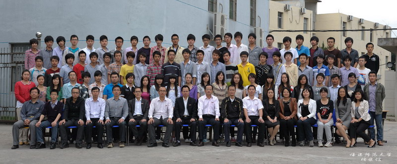 信息技术学院2012届可视化程序设计2班毕业生合影